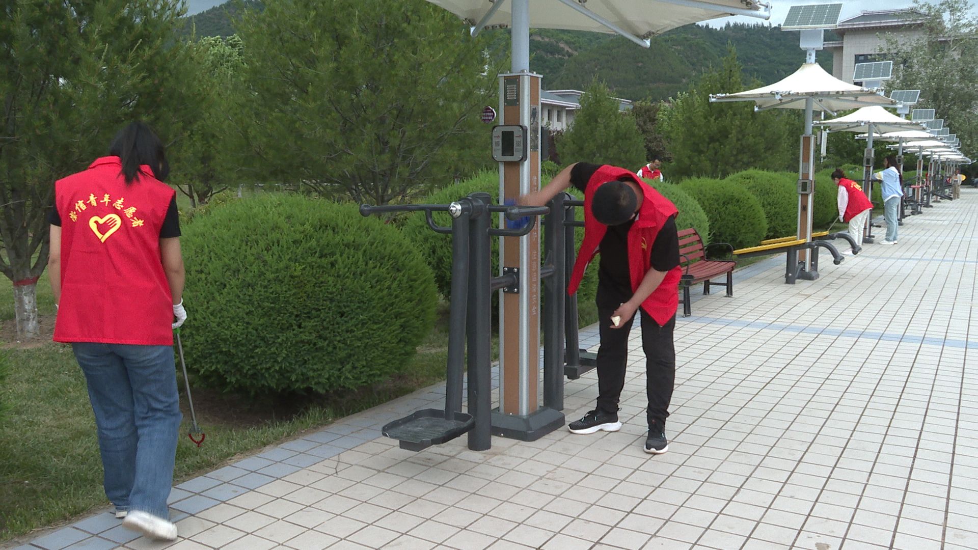 501_1727.MXF.03_47_48_02.Still001